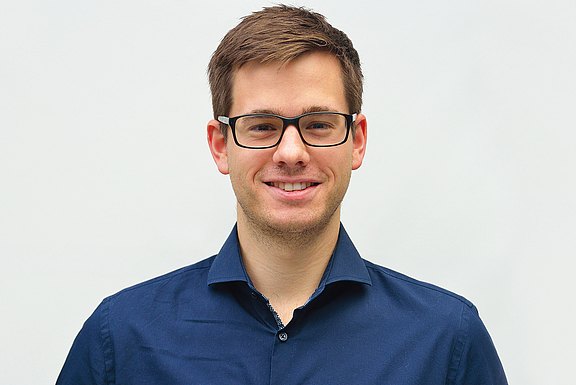 Dipl.-Ing._Alexander_Salzmann_DSC2021KL.jpg